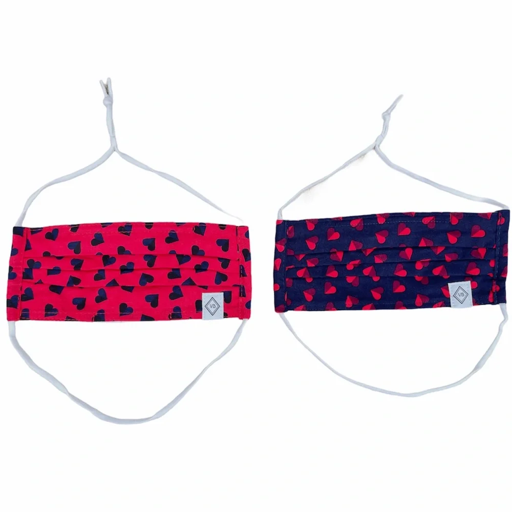 Vera Bradley 2 Sweet Hearts Pleated Face Mask, Red